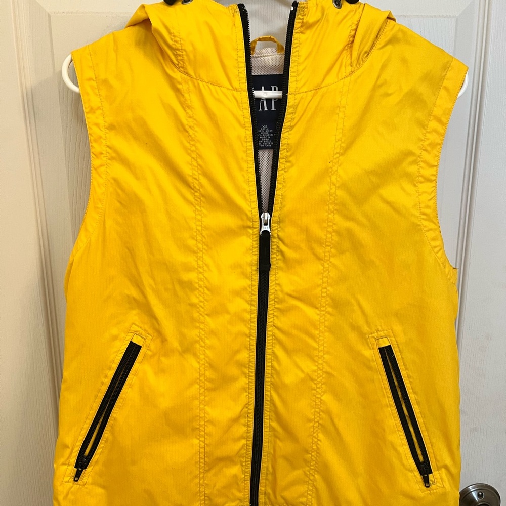 Gap vest